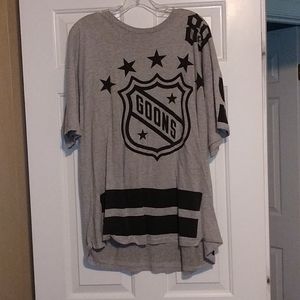 NEVER WORN Eight & Nine Co. Gray t shirt